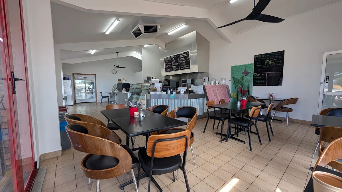 Vibe, TnT's cafe