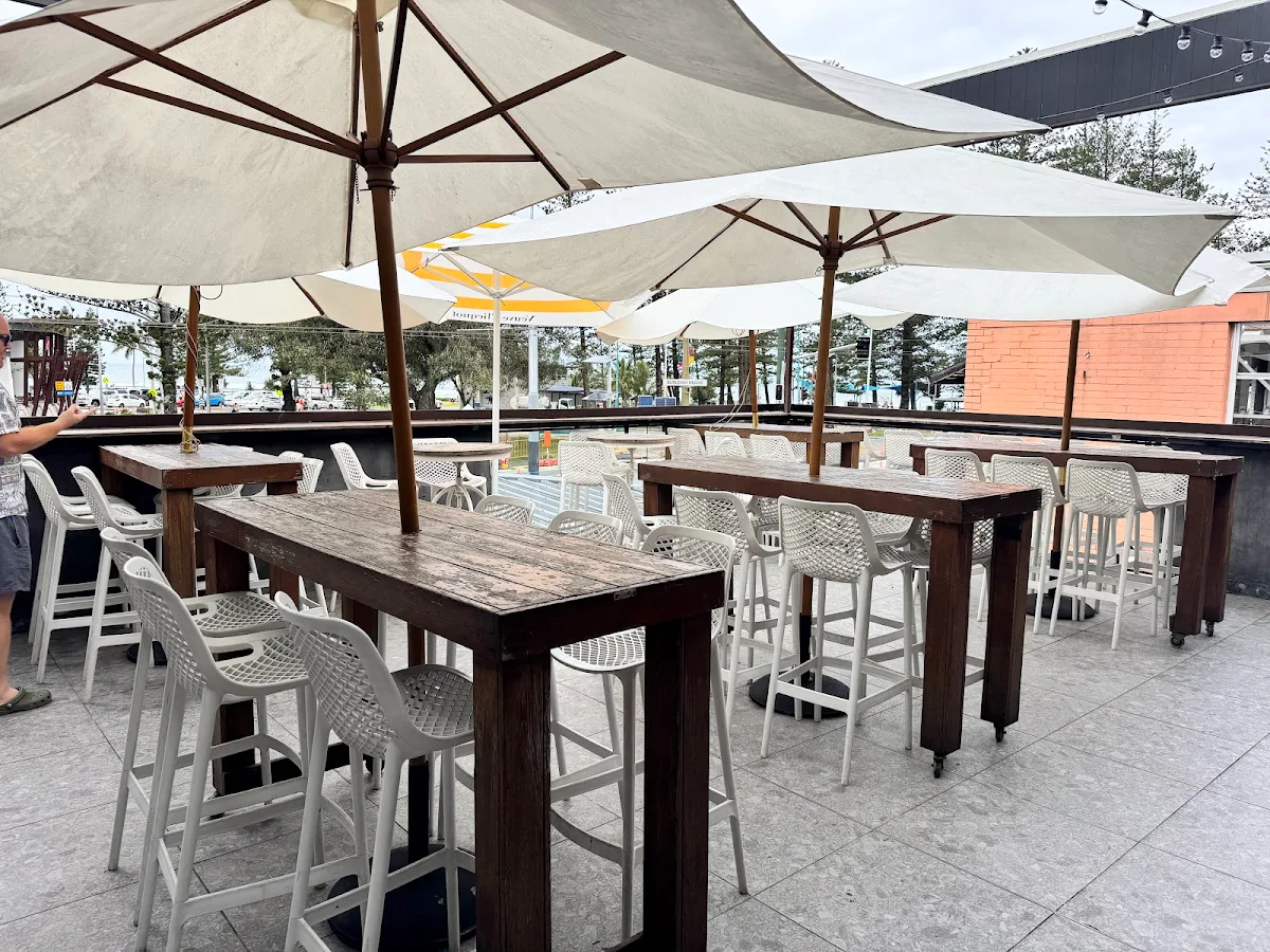 Vibe, Pink Monkey Bar & Grill