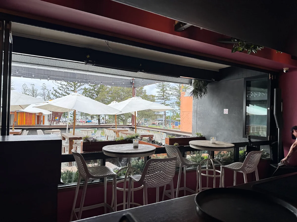 Vibe, Pink Monkey Bar & Grill