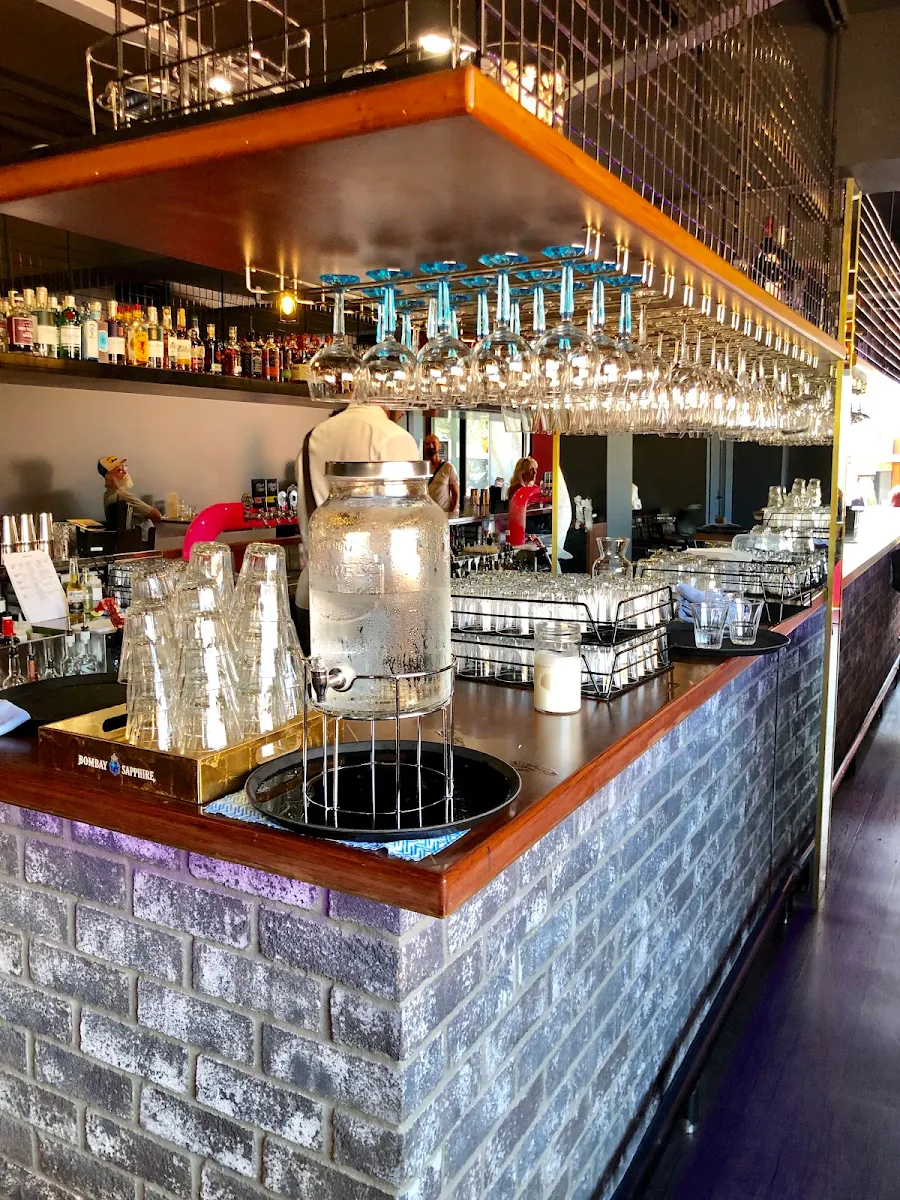 Vibe, Pink Monkey Bar & Grill