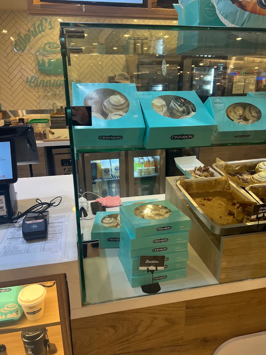 Vibe, Cinnabon The Galeries