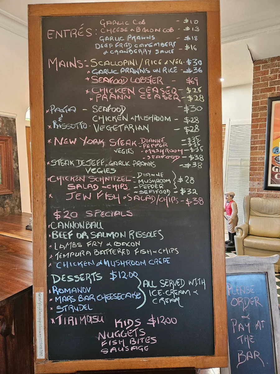 Menu, Minmi Courthouse