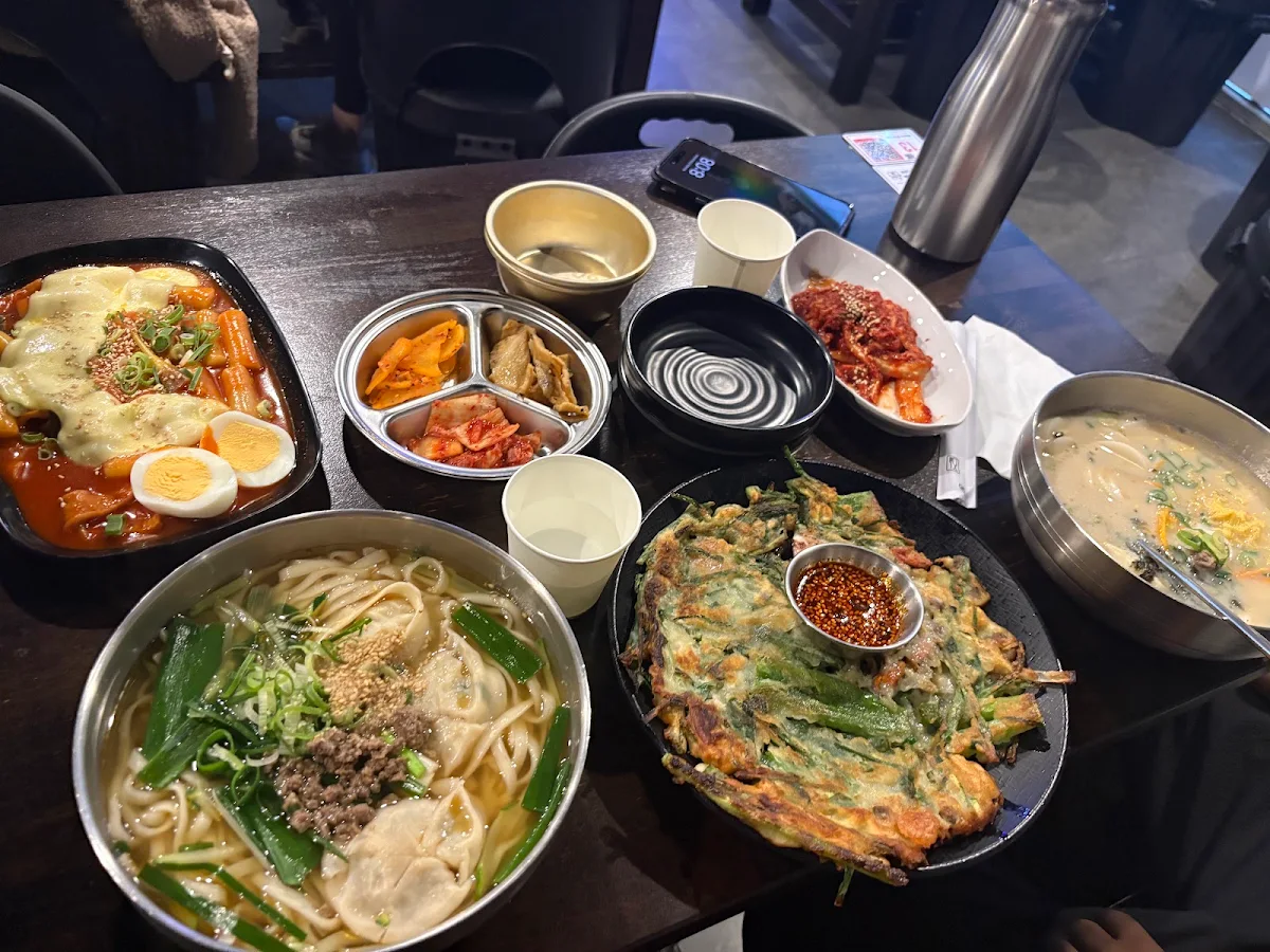 Food & drink, Dong Dae Moon