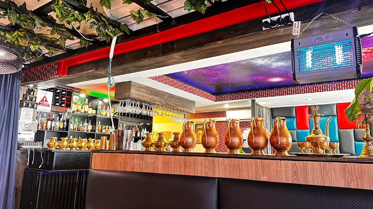Vibe, Johno's Takeaway And Pizza Bar