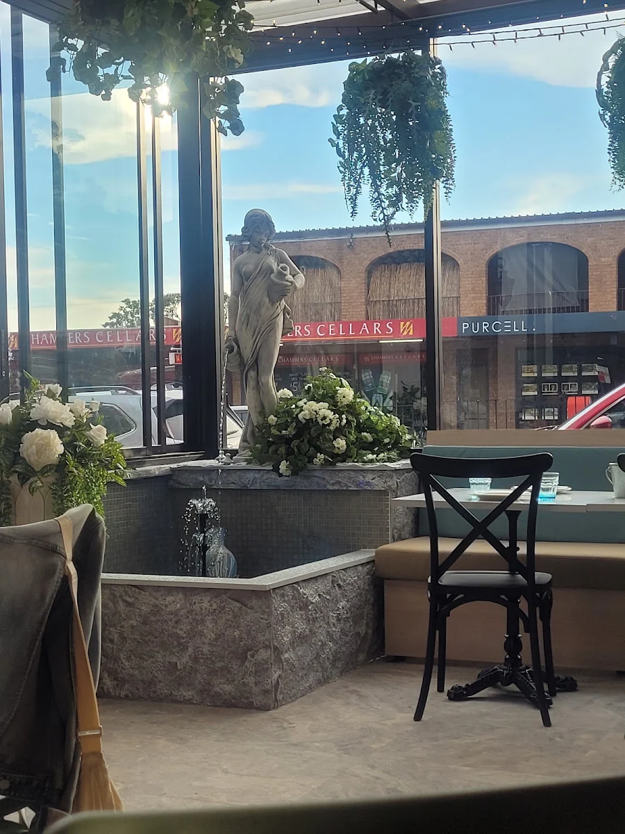 Vibe, La Bello Pizzeria Cooking with Passion