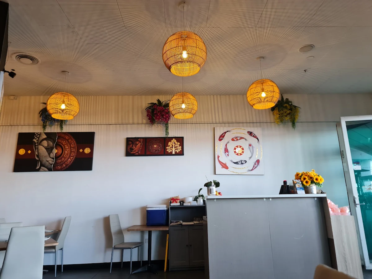 Vibe, Yum Siam Thai Restaurant