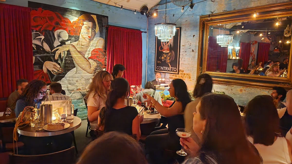 Vibe, Murmur Piano Bar