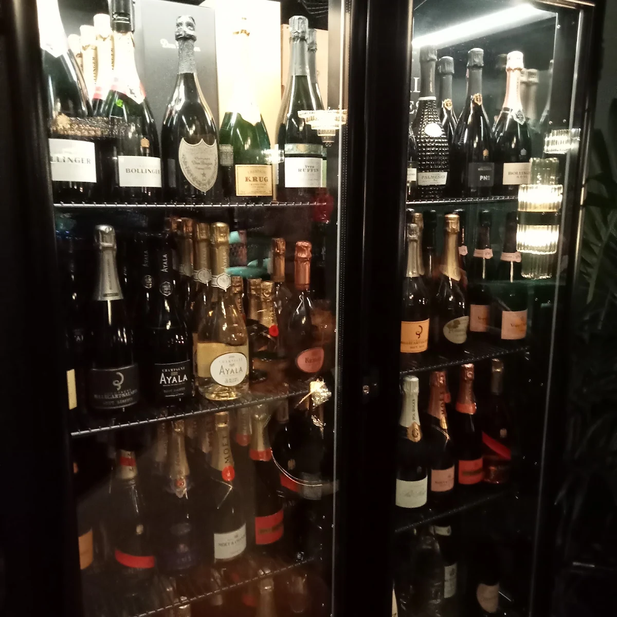 Vibe, SIP Champagne Bar
