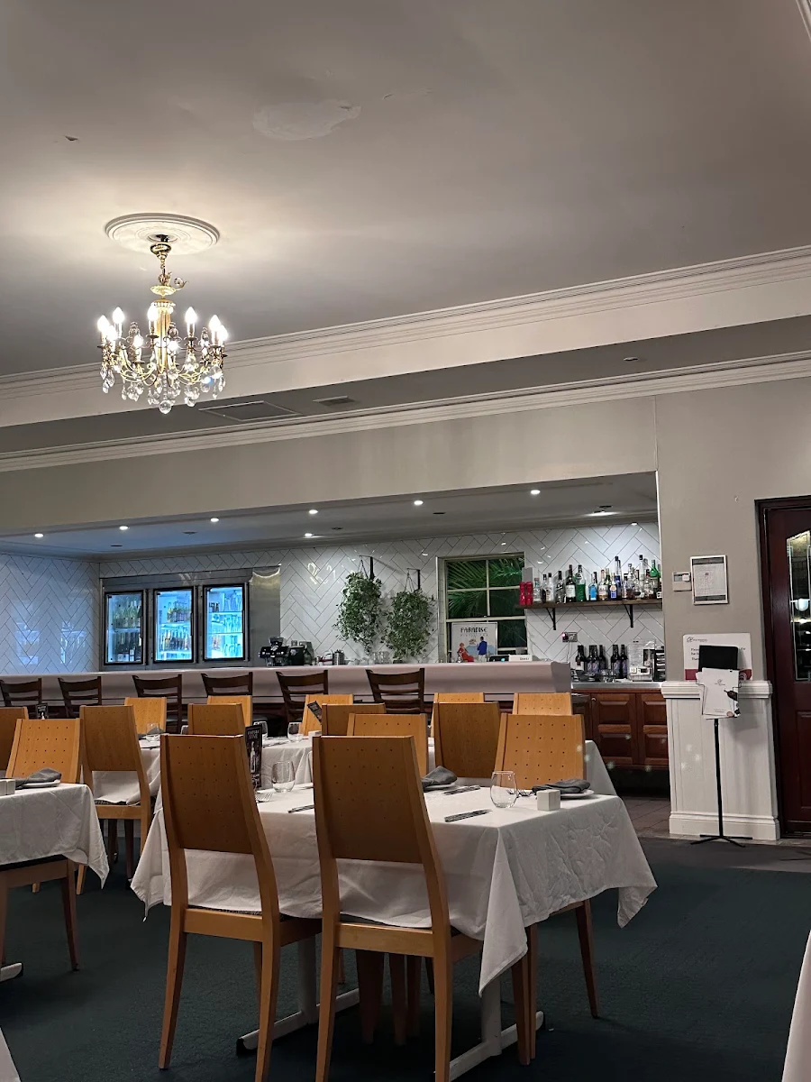 Vibe, Rhys' Restaurant