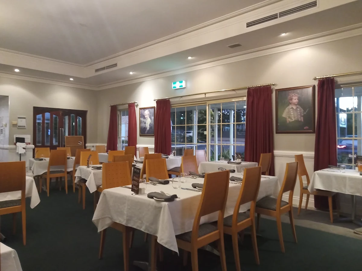Vibe, Rhys' Restaurant