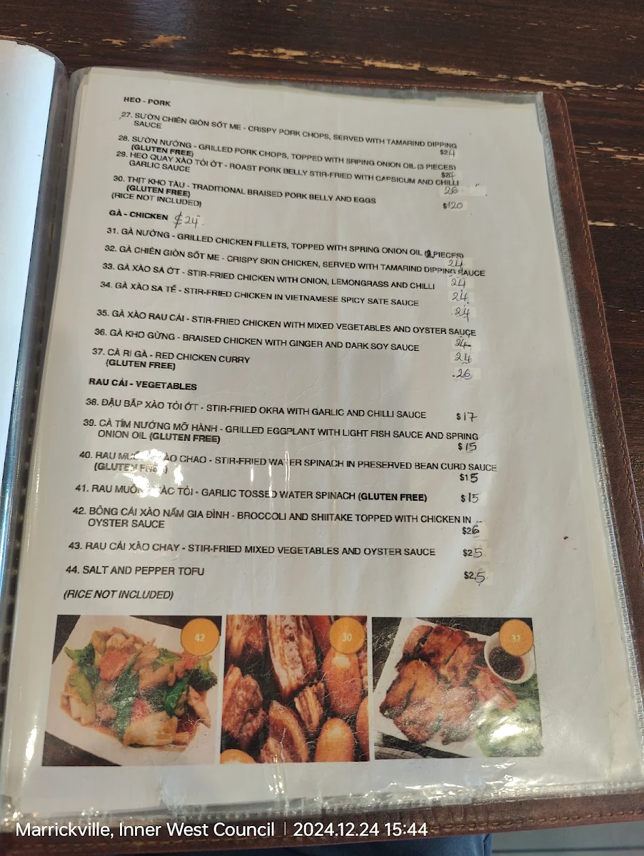 Menu, Gia Đình Marickville