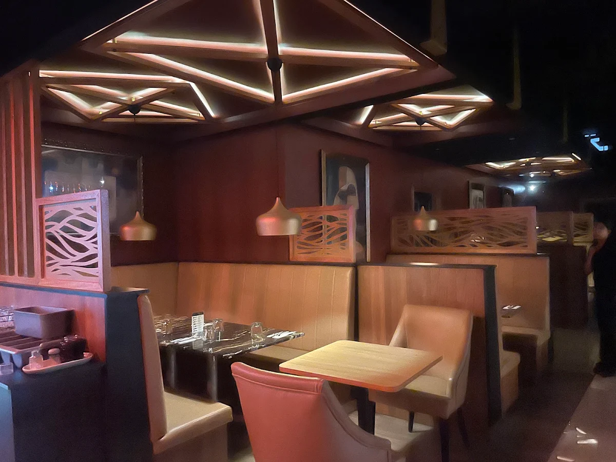 Vibe, Angela's Kitchen and Bar