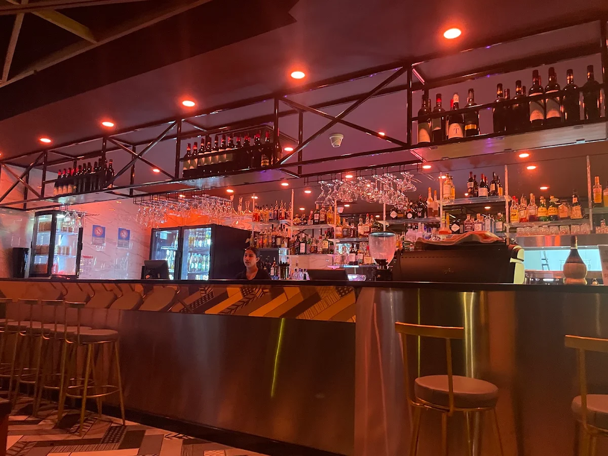 Vibe, Angela's Kitchen and Bar