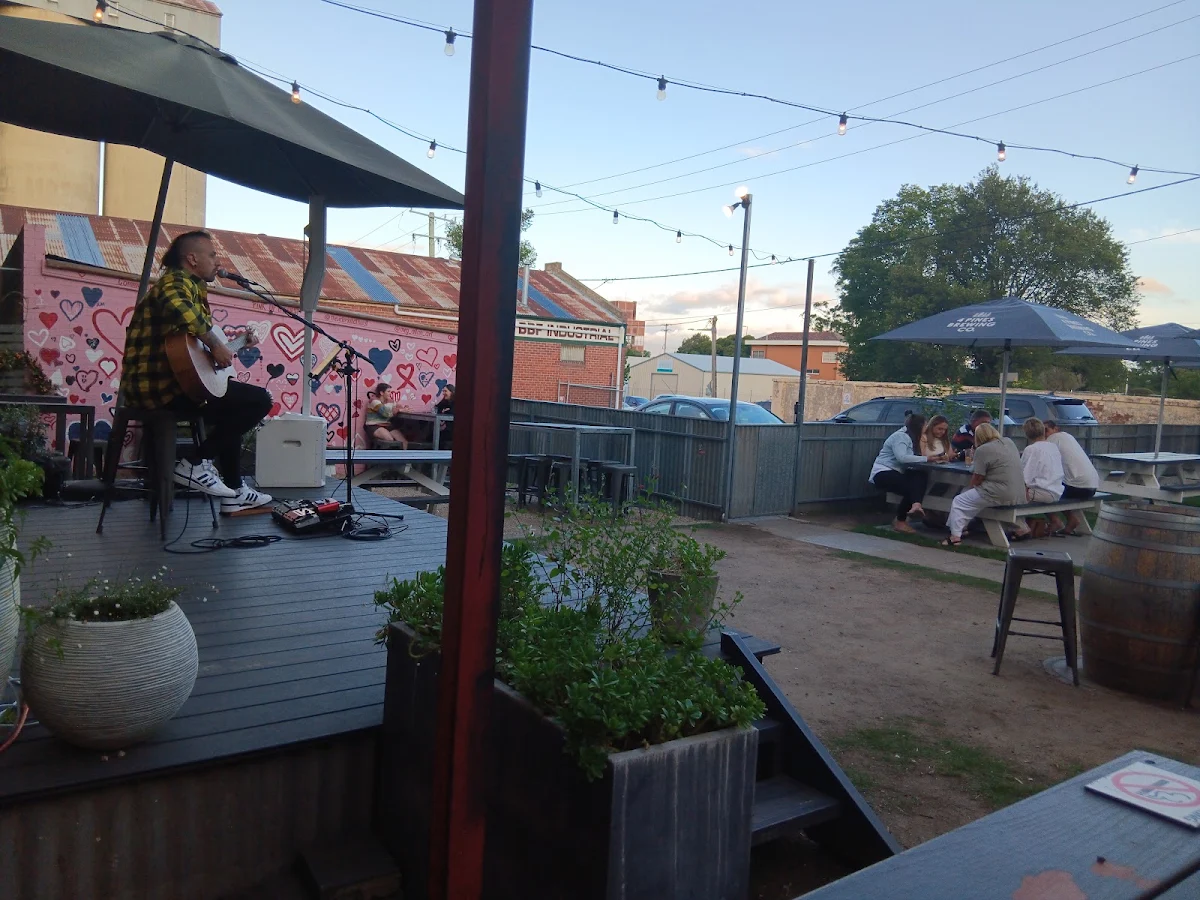 Vibe, The Victoria Bathurst