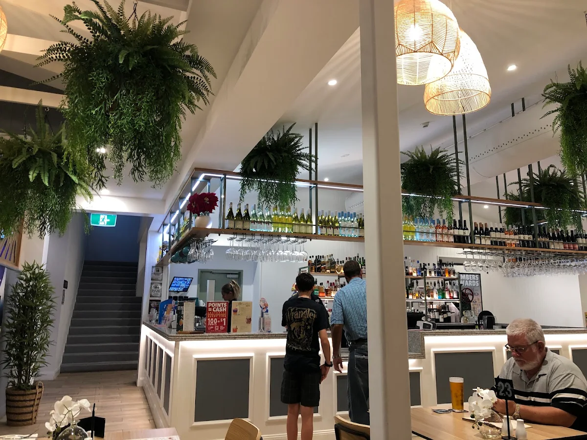 Vibe, The Crown Hotel