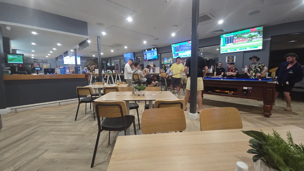 Vibe, The Crown Hotel
