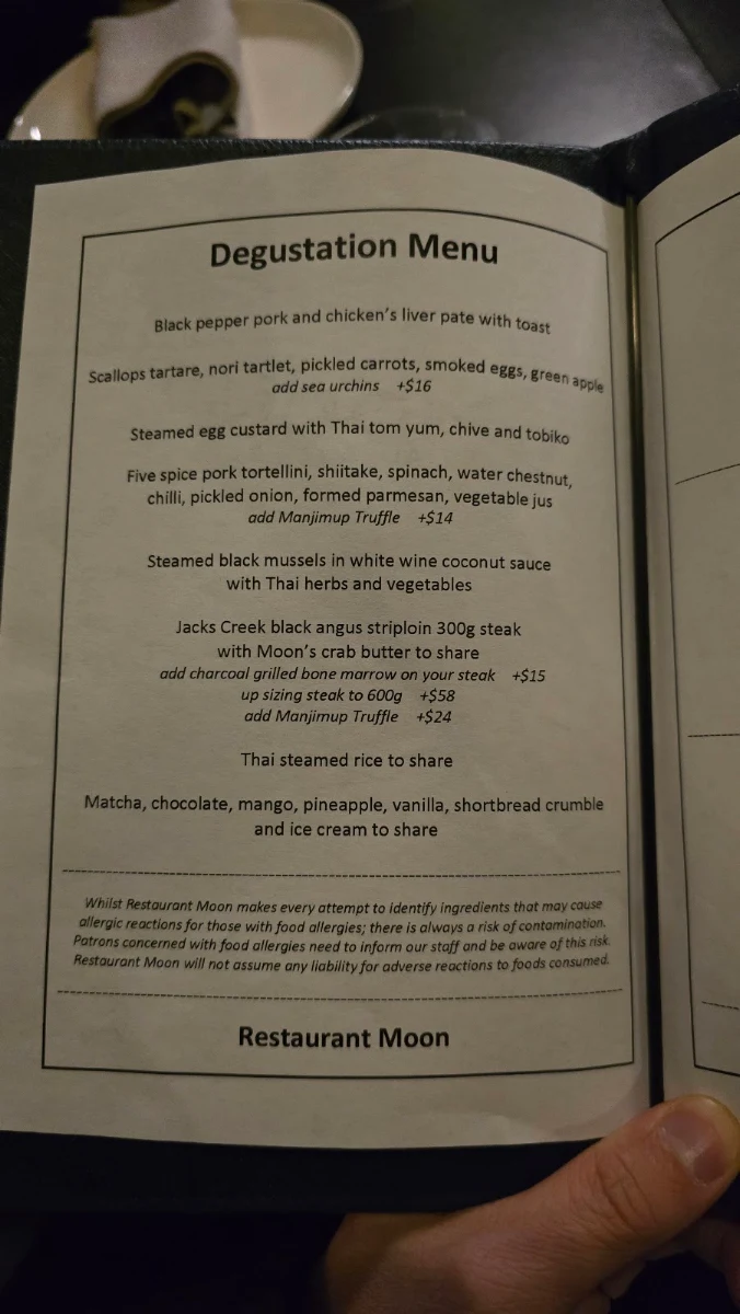 Menu, Restaurant Moon