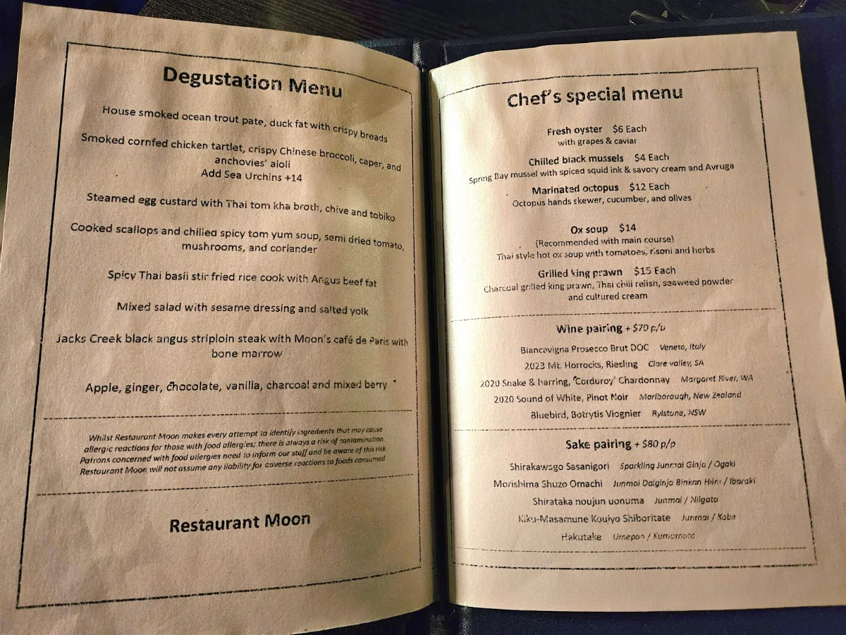 Menu, Restaurant Moon