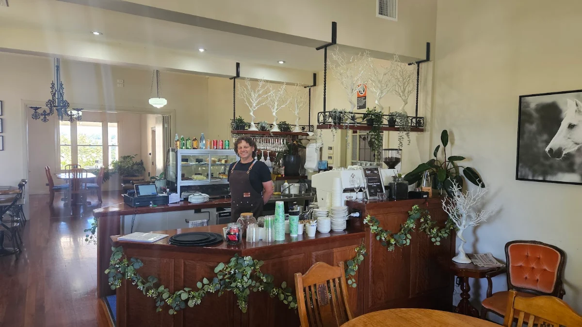 Vibe, Cafe Beyond
