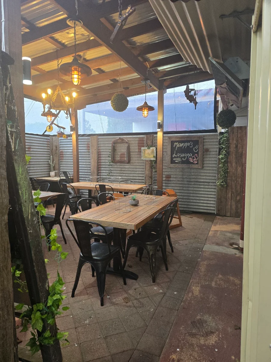 Vibe, Mamma's Italian Kitchen