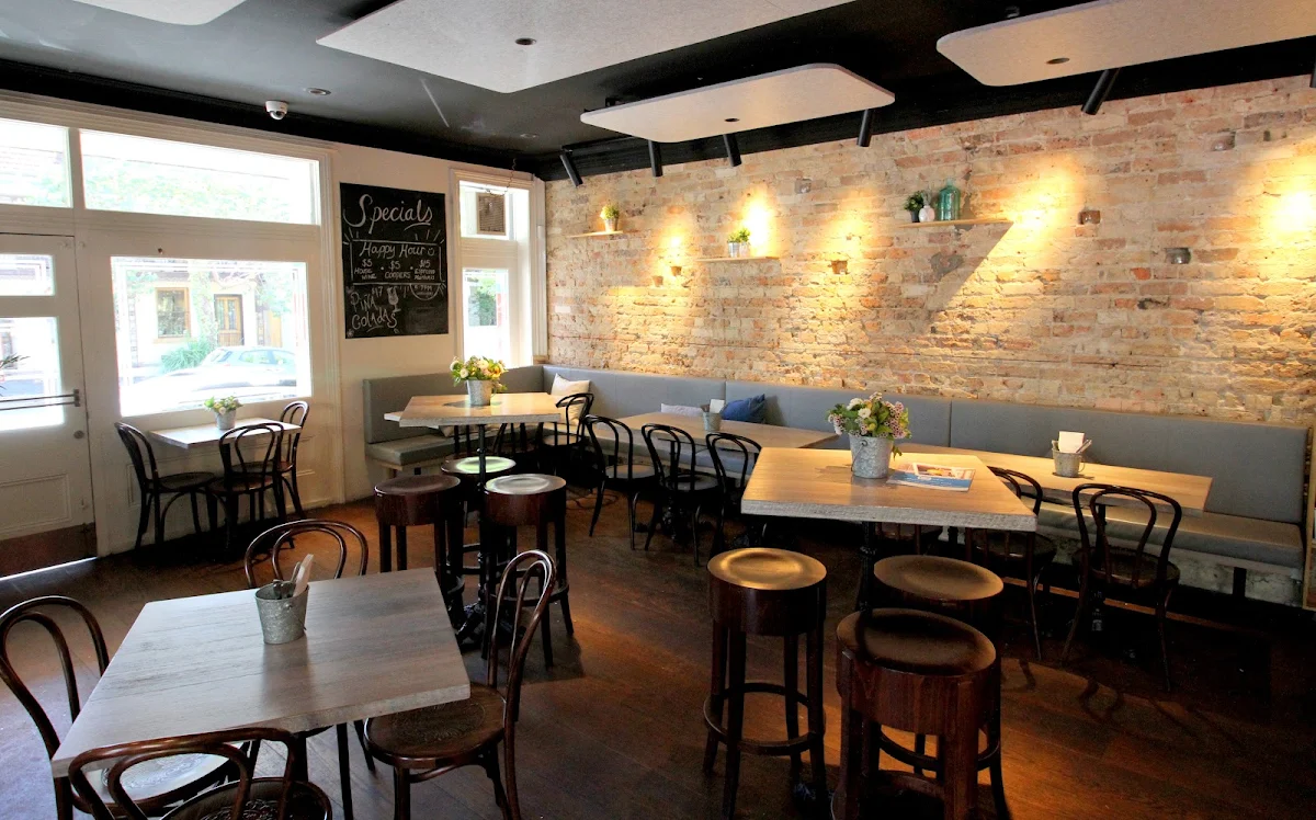 Vibe, Phoenix, Woollahra
