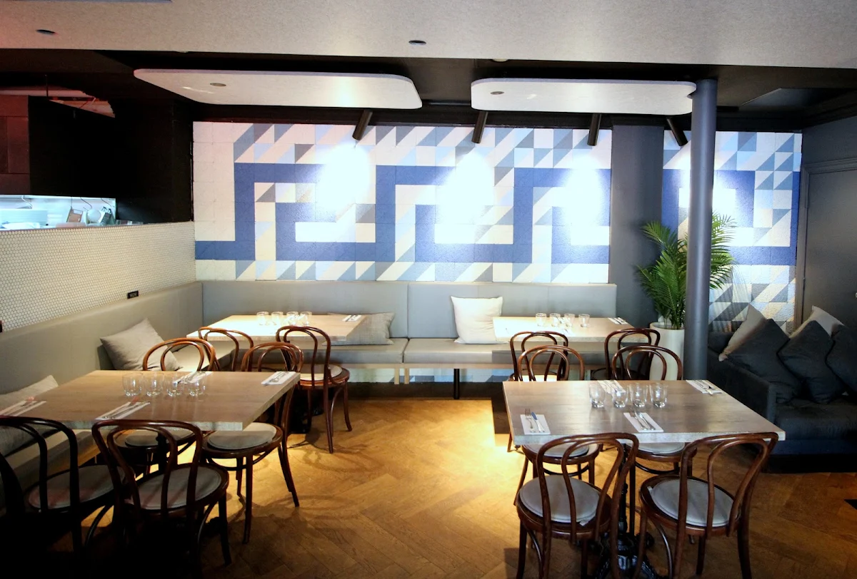 Vibe, Phoenix, Woollahra