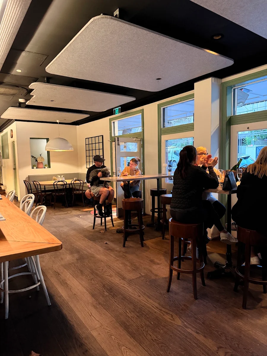 Vibe, Phoenix, Woollahra