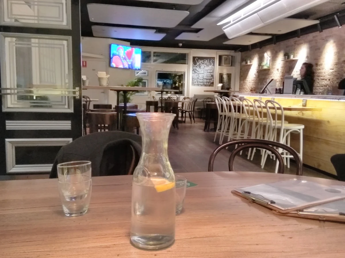 Vibe, Phoenix, Woollahra