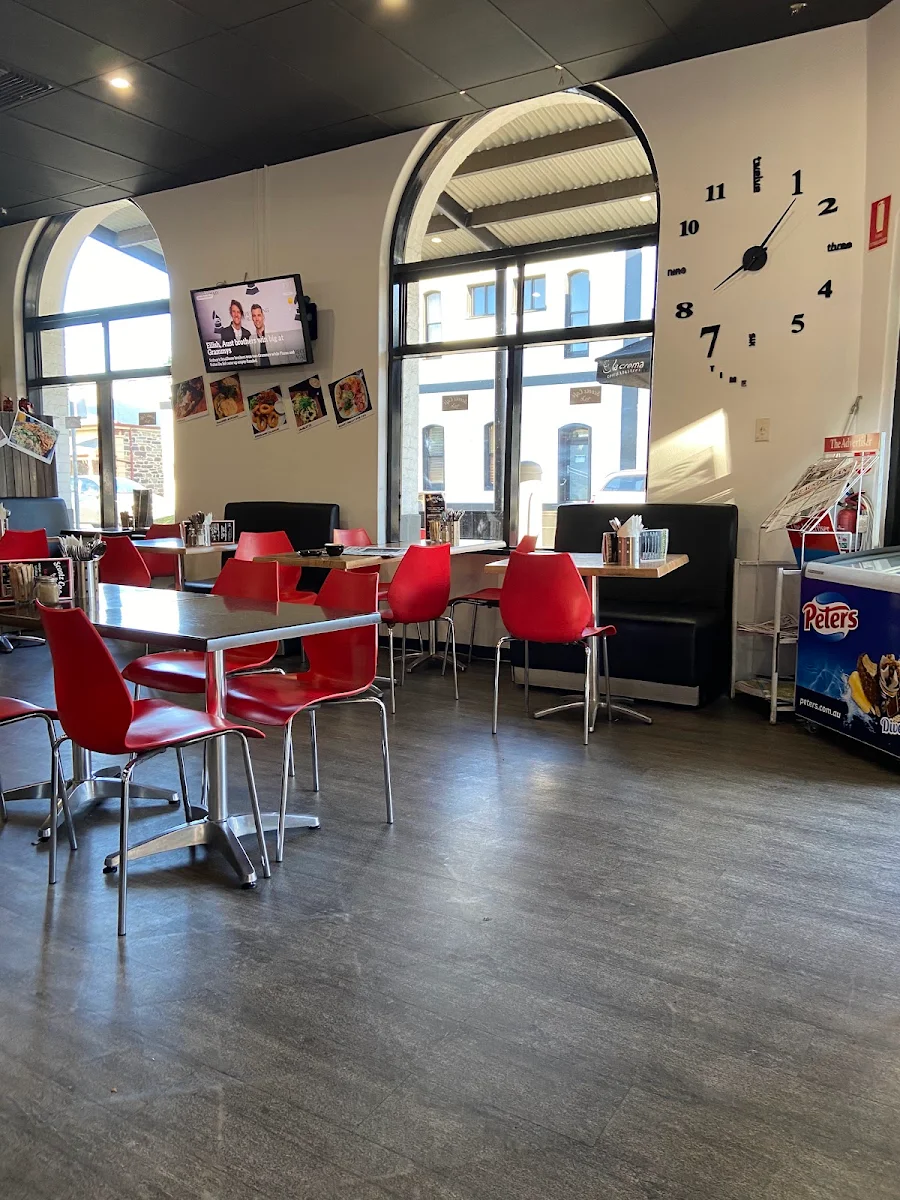 Vibe, Scootz Café