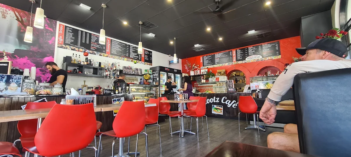 Vibe, Scootz Café