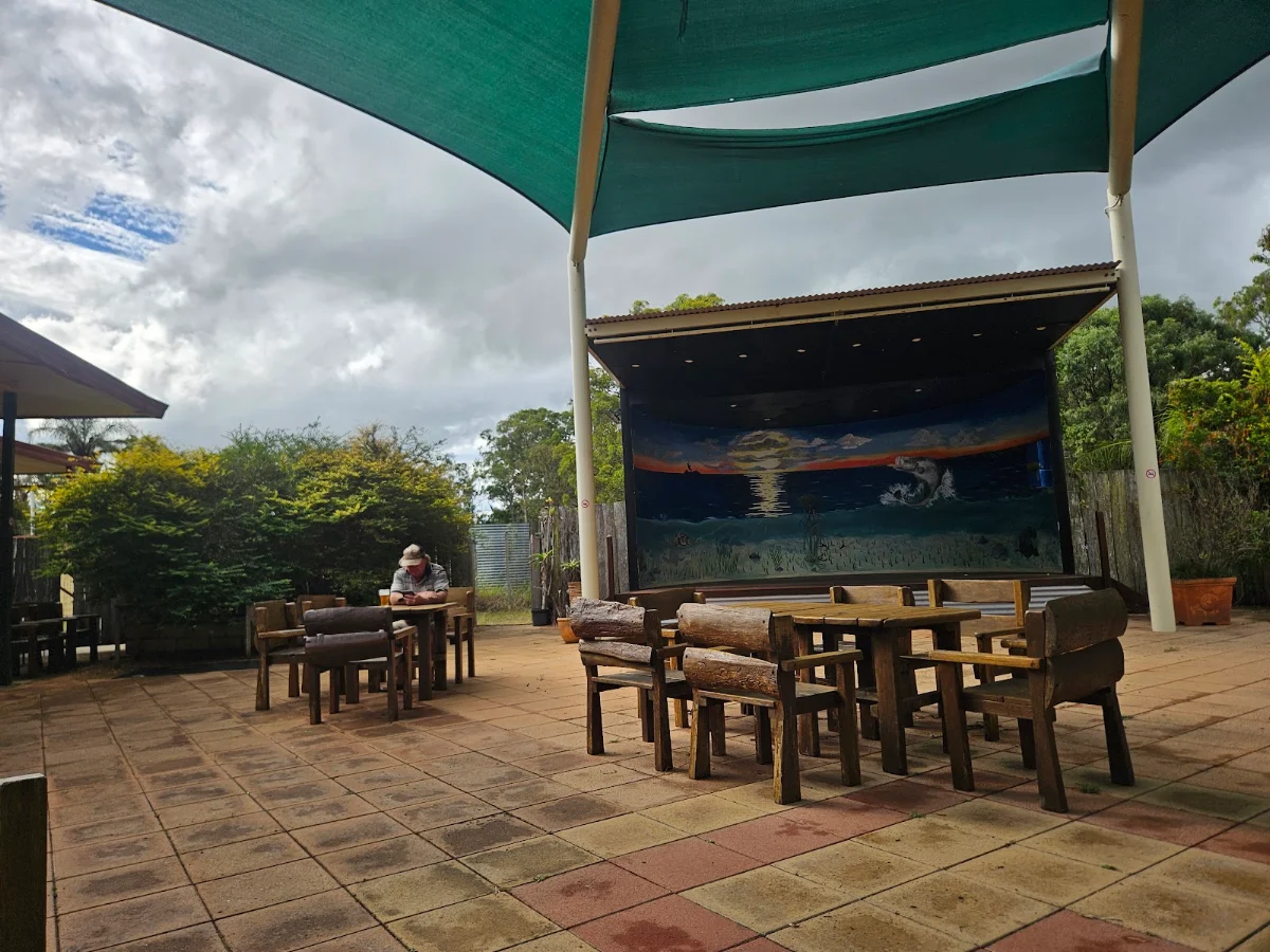 Vibe, Avondale Homestead Tavern