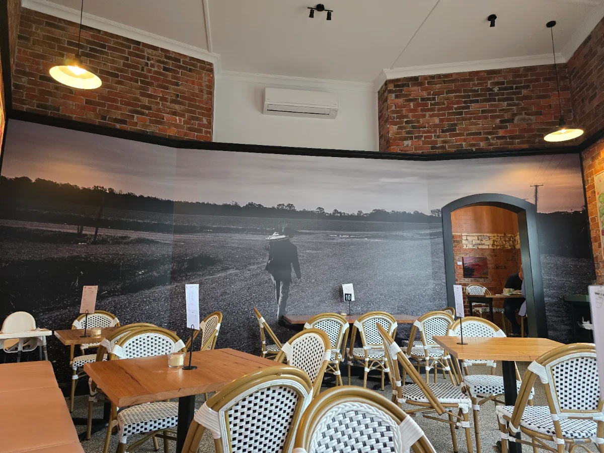 Vibe, Crossroads Coffee Bar