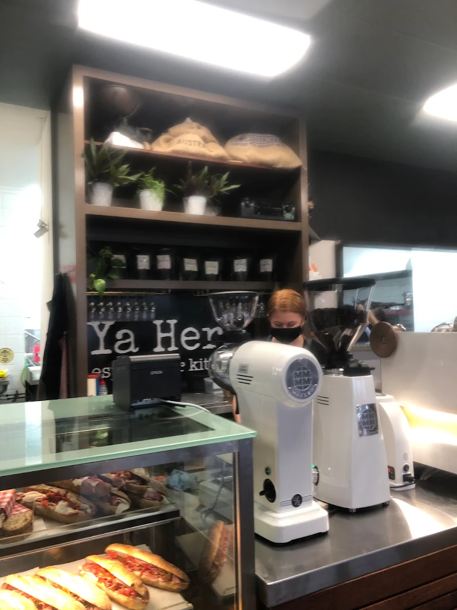 Vibe, Cafe Ya Here