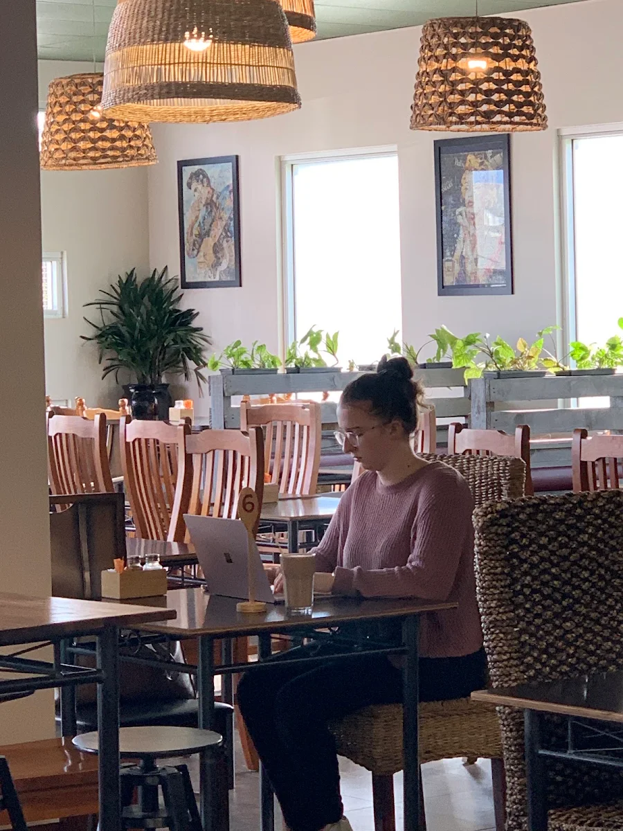 Vibe, Cafe Ya Here