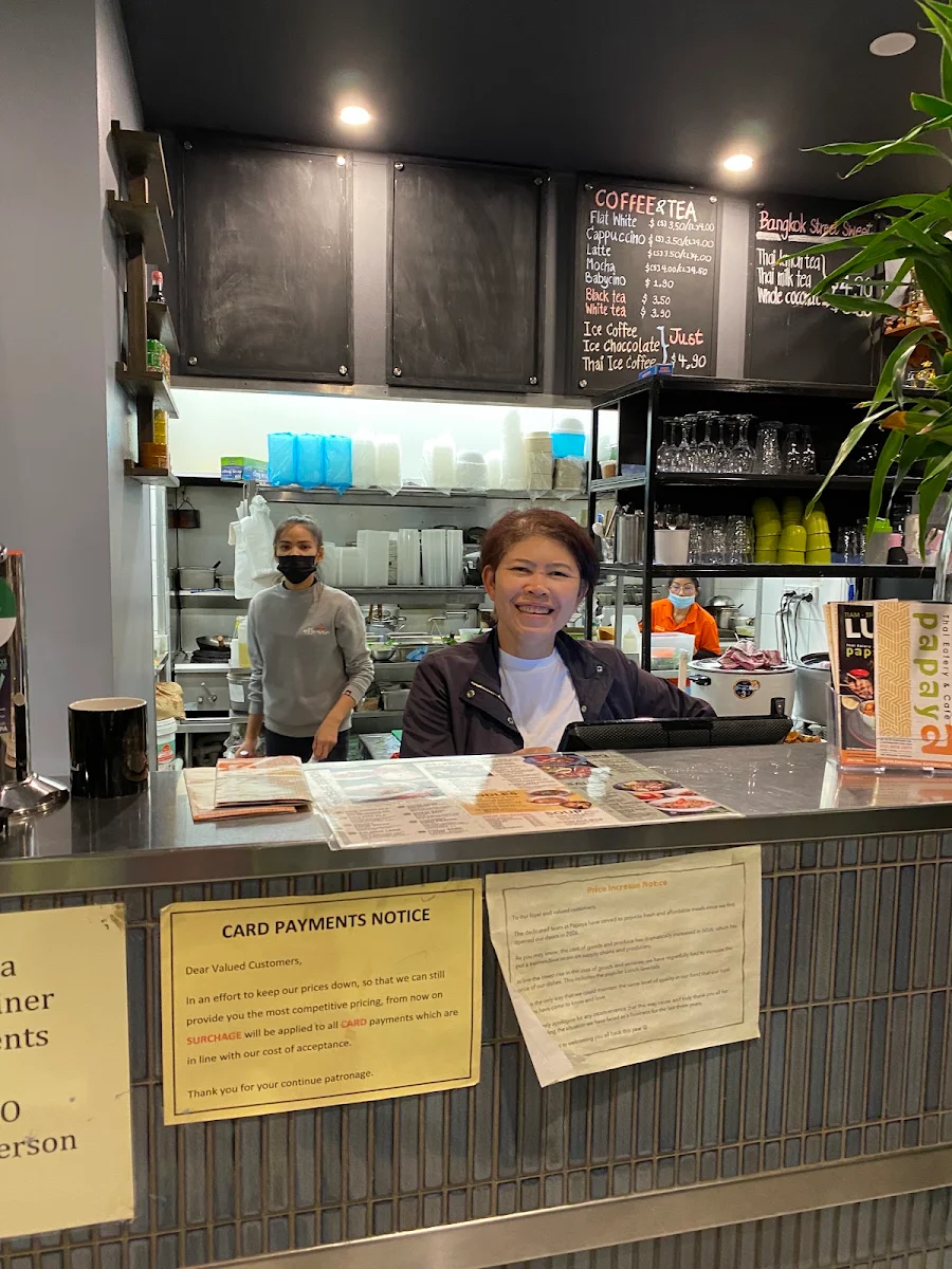 Vibe, Papaya Thai Eatery & Cafe