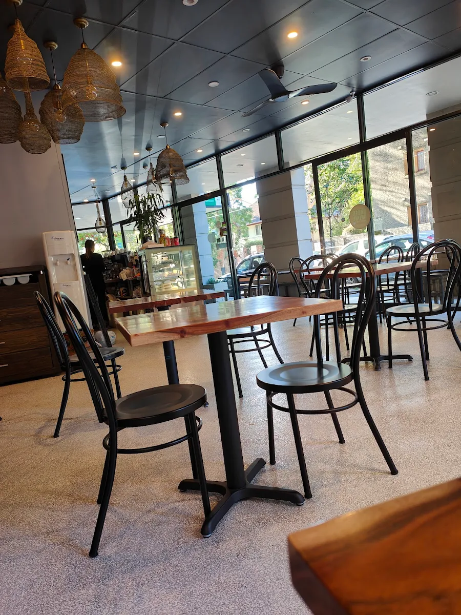 Vibe, Papaya Thai Eatery & Cafe