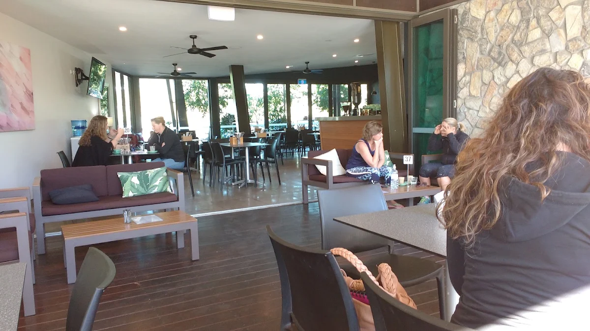Vibe, The Pool Cafe