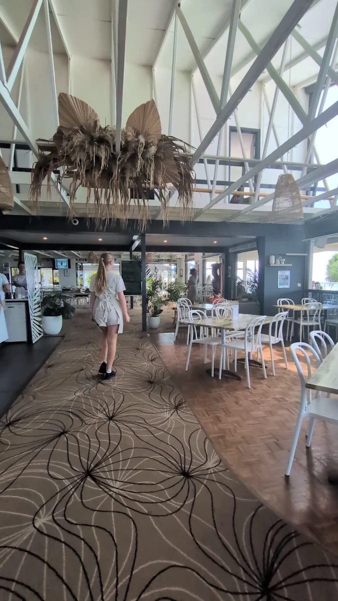 Vibe, DONOVANS Surf Club Restaurant