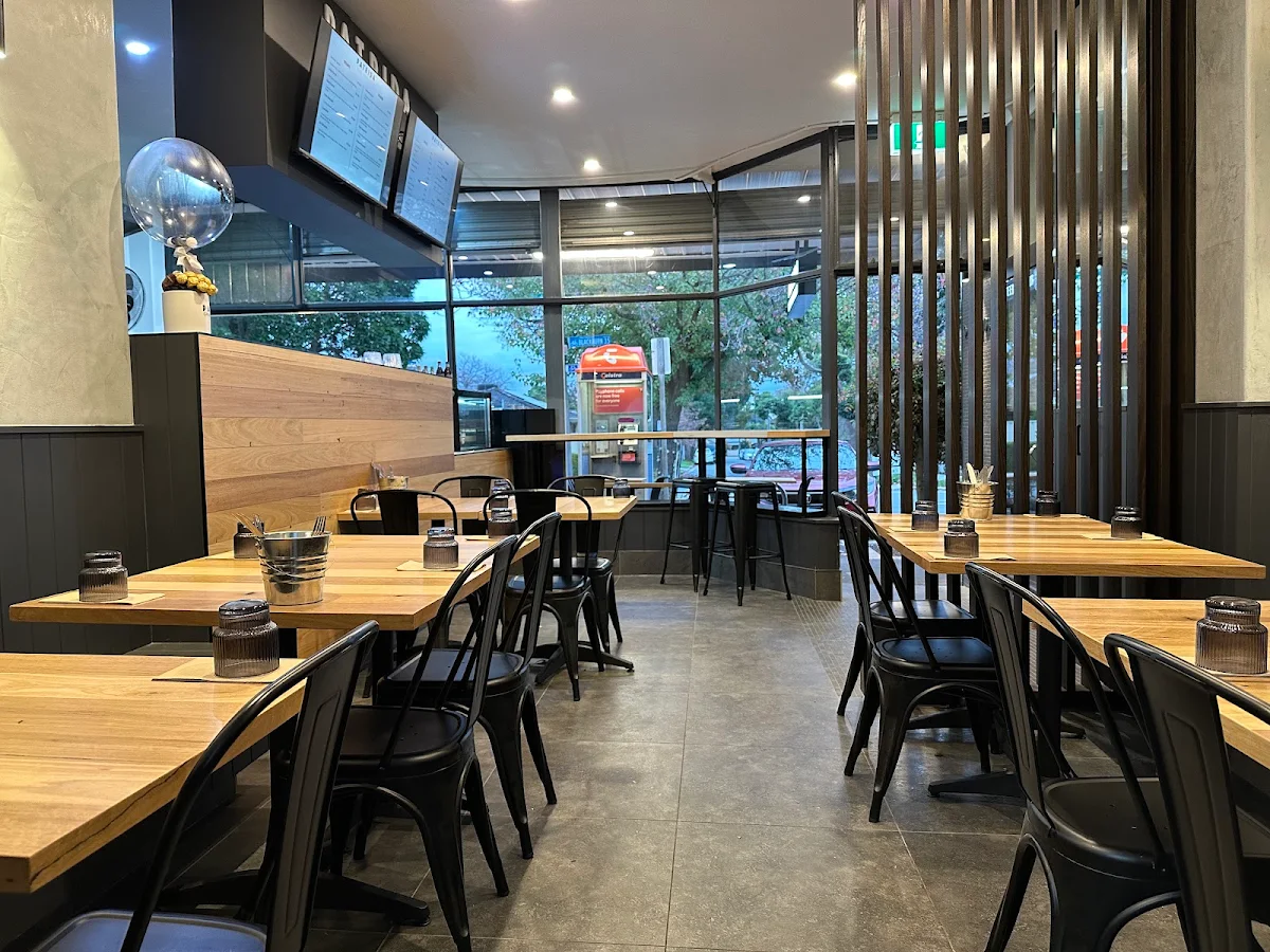 Vibe, Patrida Greek Street Food