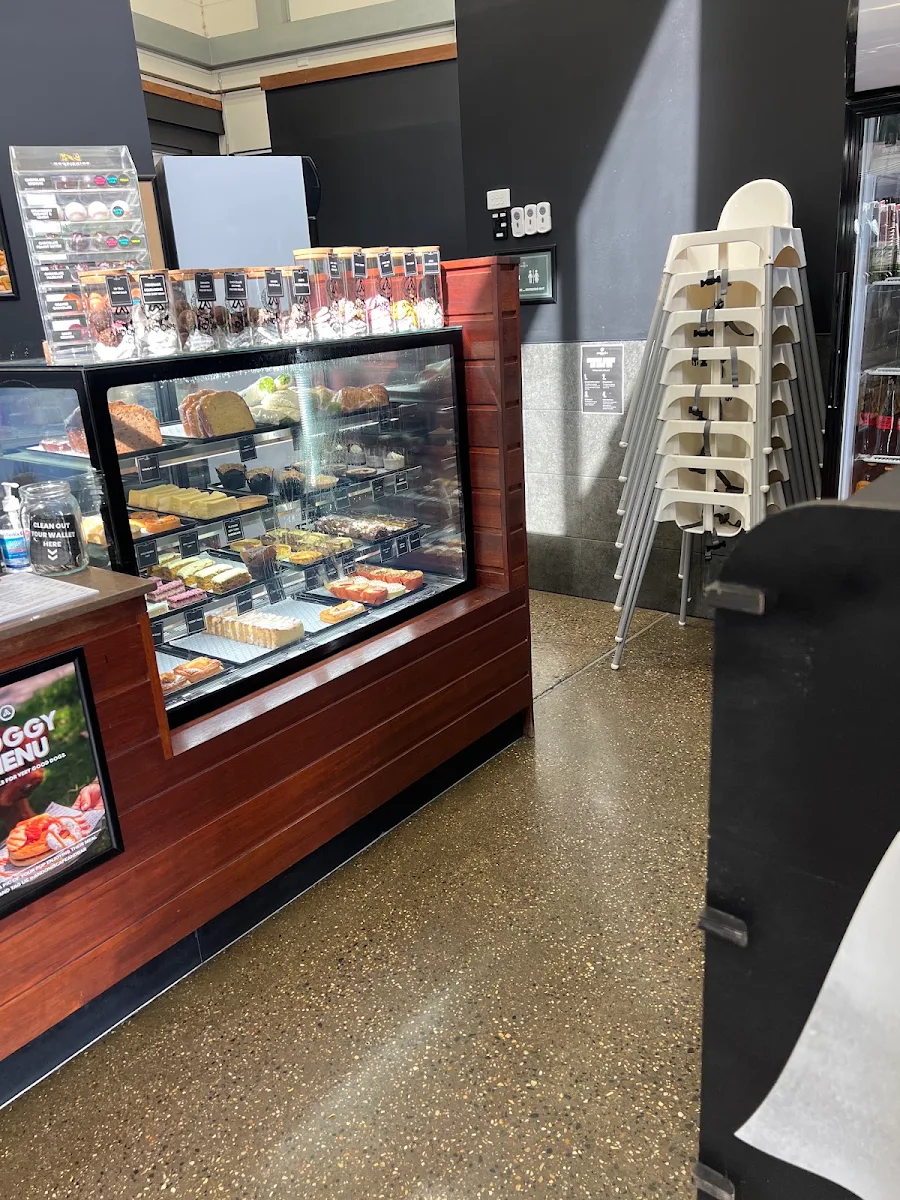 Vibe, Andonis Cafe & Bar, Yeerongpilly