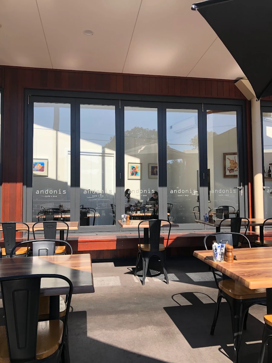 Vibe, Andonis Cafe & Bar, Yeerongpilly