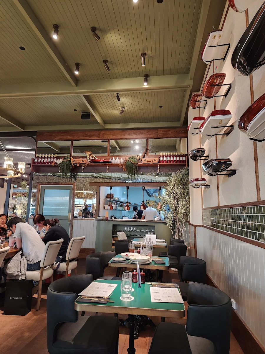 Vibe, L'Americano Espresso Bar