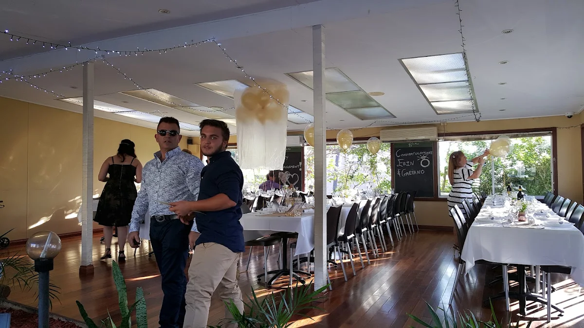 Vibe, Cafe Gioia Leichhardt