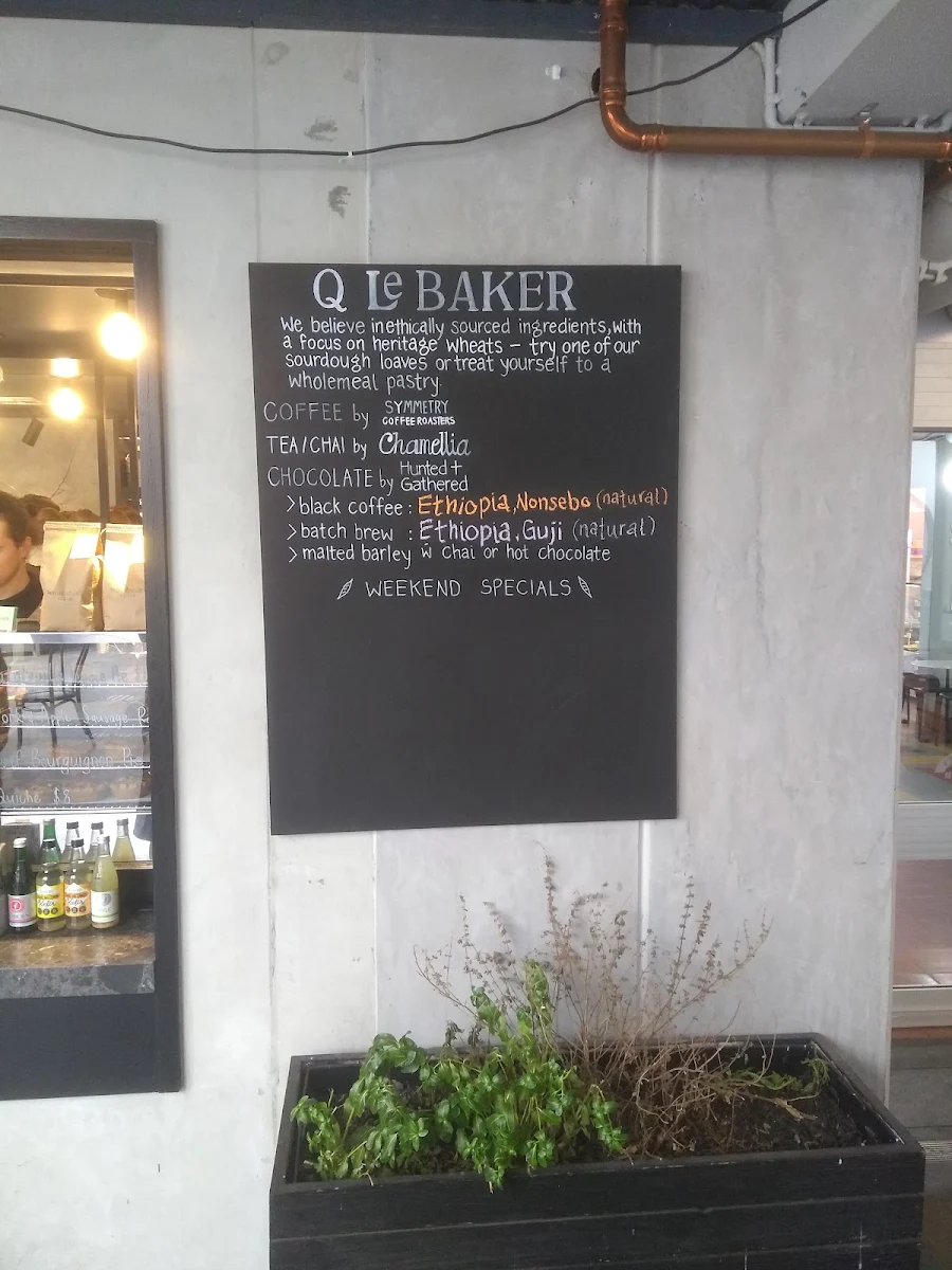 Menu, Q Le BAKER