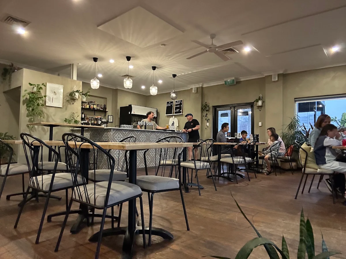 Vibe, Azacca Kitchen