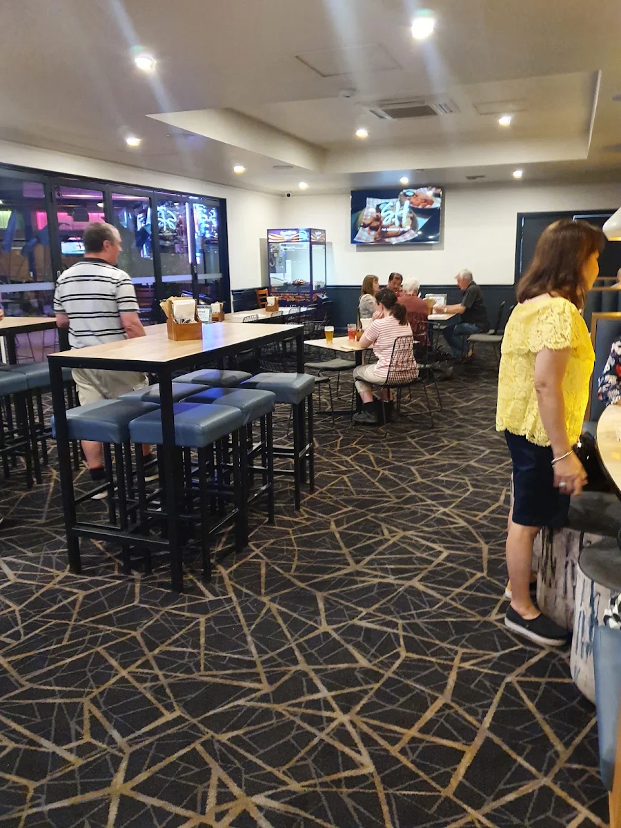 Vibe, The Somerset Hotel