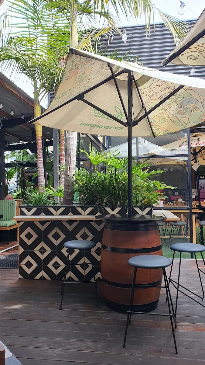 Vibe, The Somerset Hotel