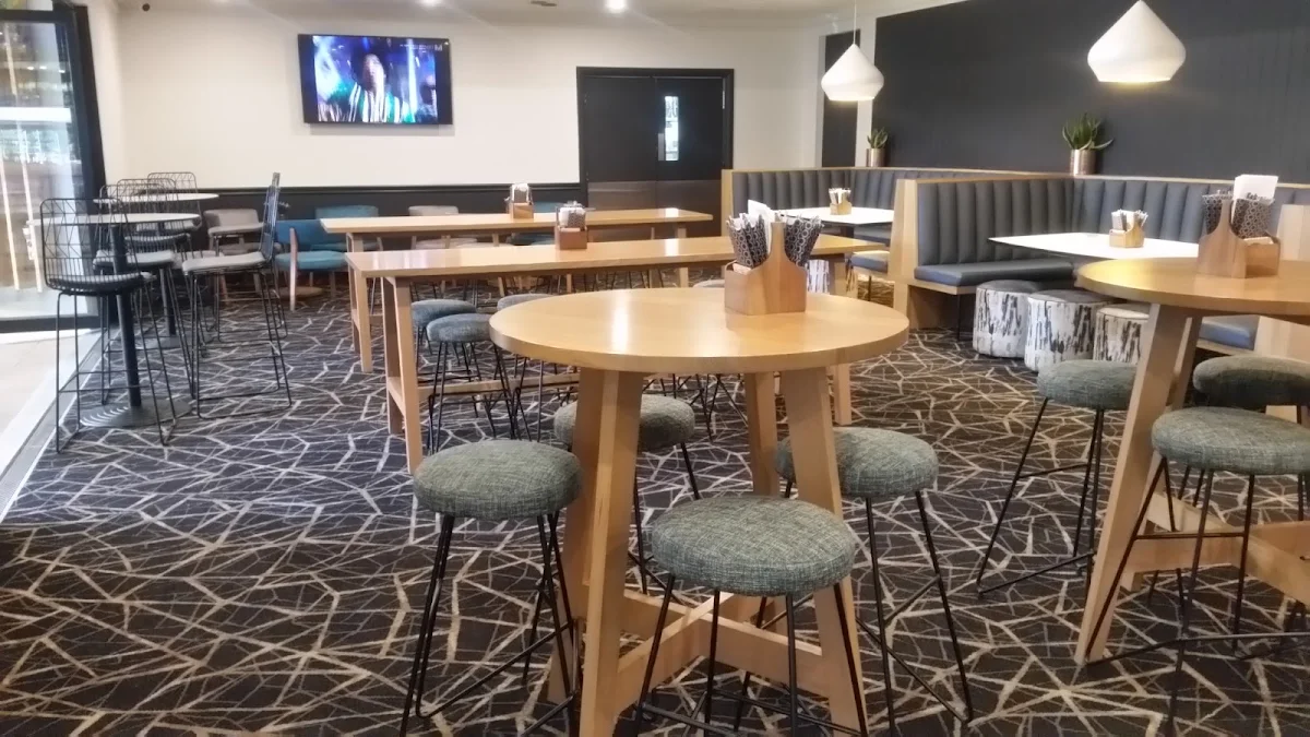 Vibe, The Somerset Hotel