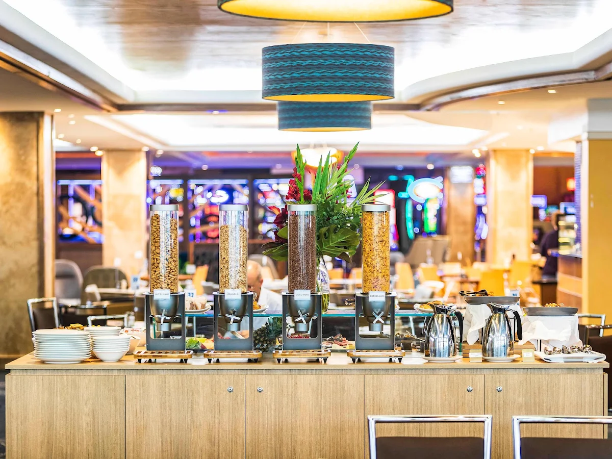 Vibe, Selections Bistro