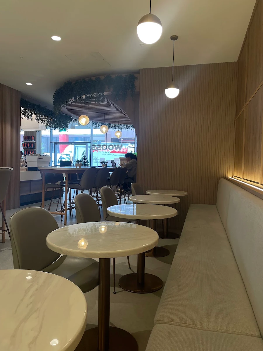 Vibe, WOOSS Au Desserts and Cafe